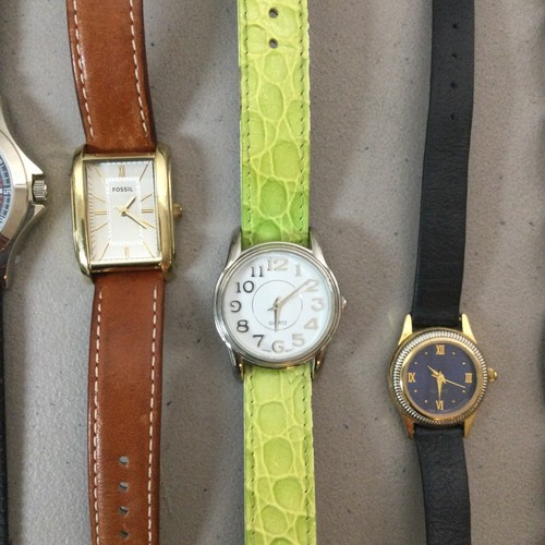 15 Piece Lot Vintage Wristwatch’s (Mens/Woman’s) - Picture 6 of 13