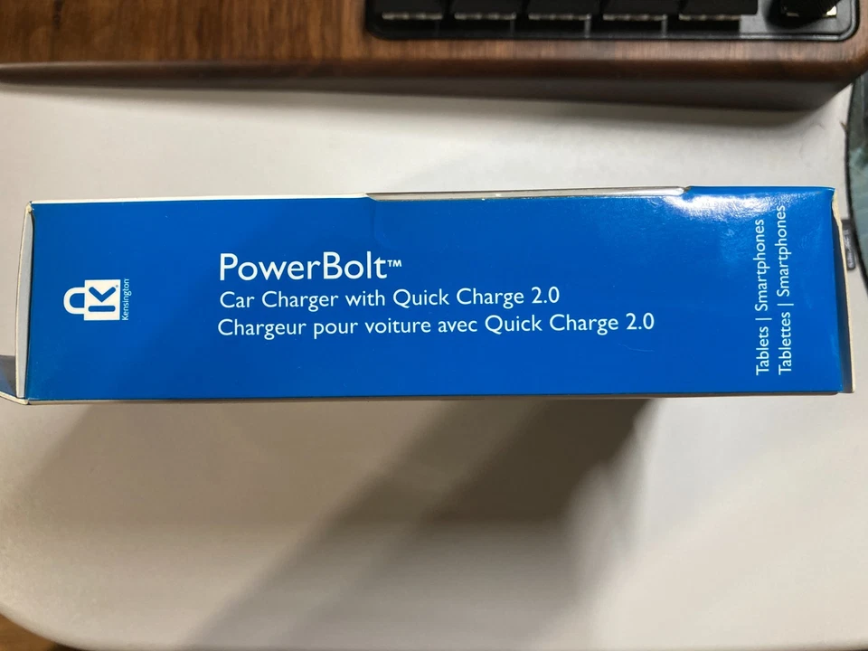 Cargador de coche Kensington PowerBolt con carga rápida 2.0 2.4A 24W Foto 2 de 3
