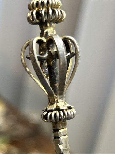 28. Antiguo prendedor abierto antiguo austro húngaro de plata con joyas 31 g, 5 1/2" - Imagen 13 de 17