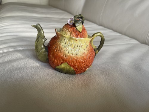 Antique Specialty strawberries Child’s Teapot China Set Marked Tea Set - Picture 3 of 20