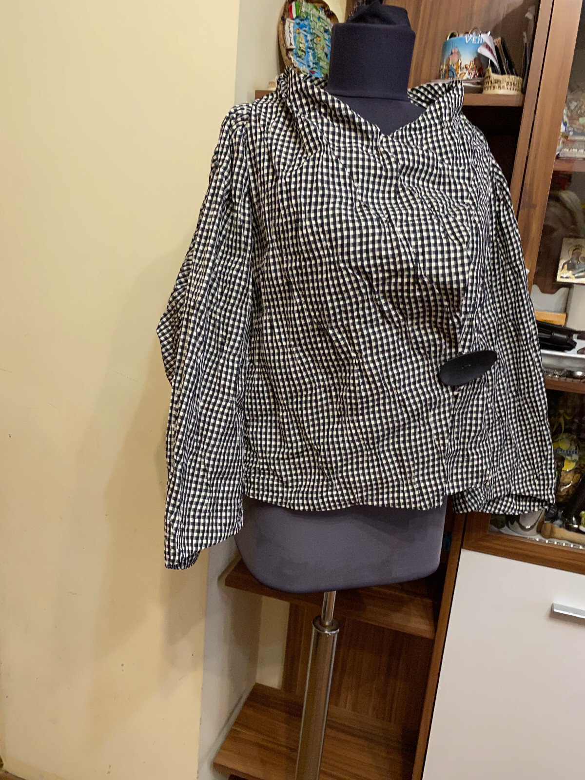 Picture 4 of 12