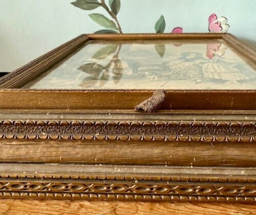 Vintage Vanity Box with Mirror | Print of a French 18th-Century Pastoral Scene - Picture 4 of 7