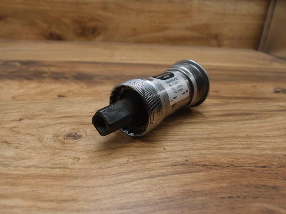 1993 MTB suporte inferior Shimano Deore BB-UN51 VIA Japão 110 mm BSA - Imagem 2 de 4