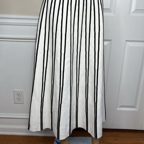J Crew Knitted Flare Skirt Size S Black White Stripe Pull On Sweater Textured - Imagen 4 de 9