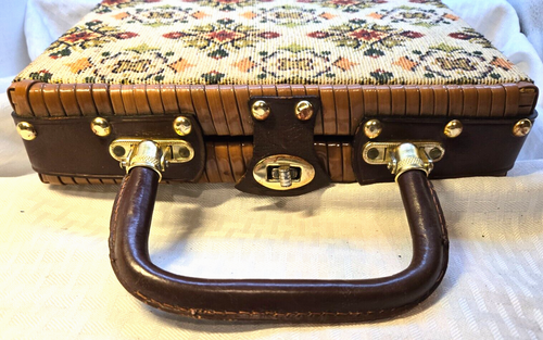 Cartera caja tapiz y mimbre vintage años 60 - bolsa de alfombra - detalles de cuero - Imagen 4 de 12