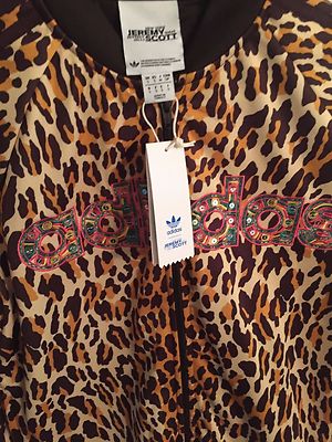 Adidas×Jeremyscott Leopard pixelcut_20_0adaf9d2-cf89-40f8