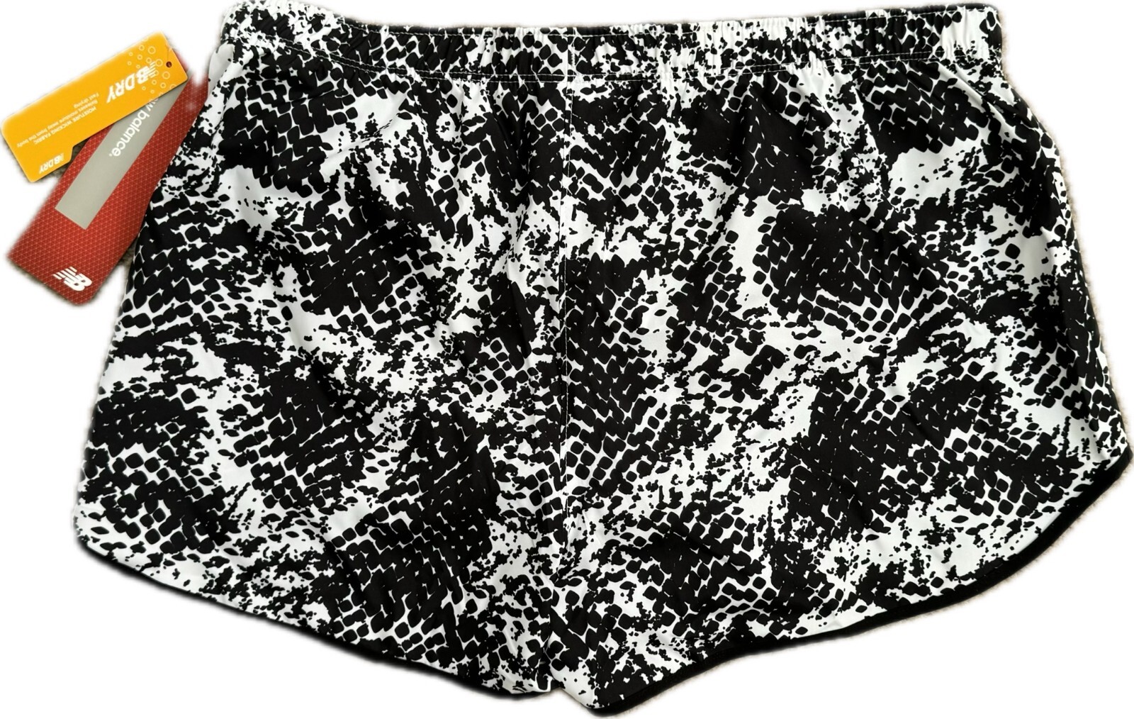 ЖЕНСКИЕ ШОРТЫ NEW BALANCE NBDRY 3 С ПРИНТОМ ДЛЯ БЕГА SZ M. WS771821