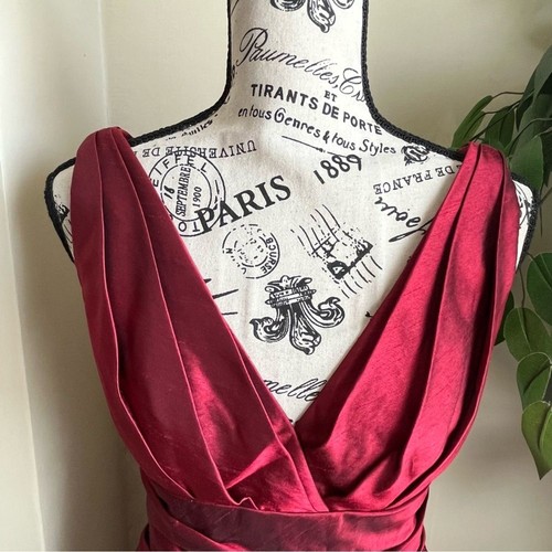 Vestido rojo WTOO by Watters & Watters sin mangas cuello en V acanalado hasta el suelo talla 4 - Imagen 2 de 16
