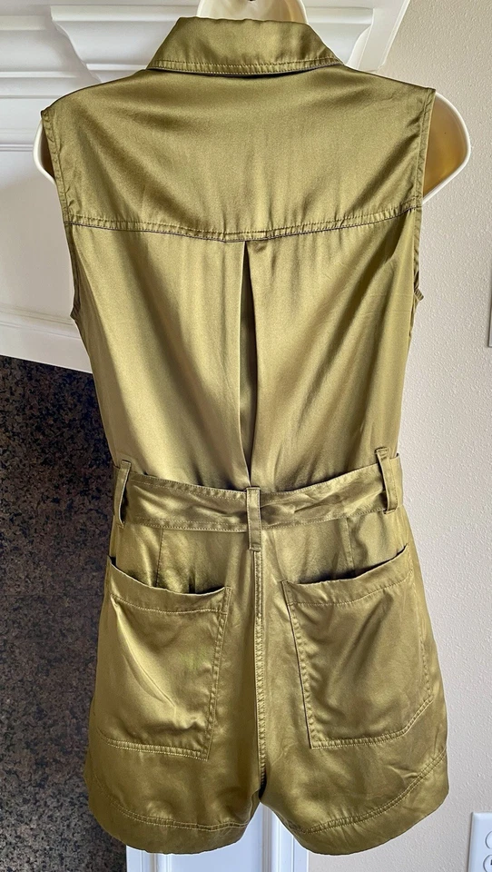 Mameluco de seda Daydream Banana Republic 100 % seda carga verde XS USADO EN EXCELENTE ESTADO Foto 4 de 4