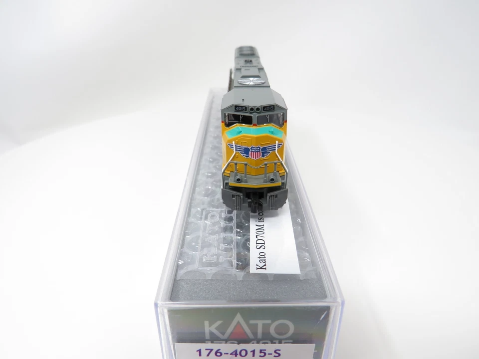 Дизельный локомотив Kato N 176-4015-S DCC Sound Union Pacific Excursion EMD SD70M - Изображение 2 из 4