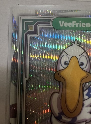 2025 Topps Chrome VeeFriends /150 Peaceful Pelican Prizm Wave Refractorš„ - Picture 5 of 7
