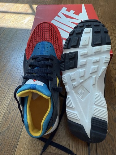 Size 4 (GS) - Nike Huarache Run Ultra Low Bright Crimson New In Box - Picture 6 of 9