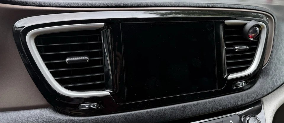 Chrysler Pacifica 2017-2018 receptor de radio pantalla táctil de 8,4" OEM y receptor Foto 2 de 4