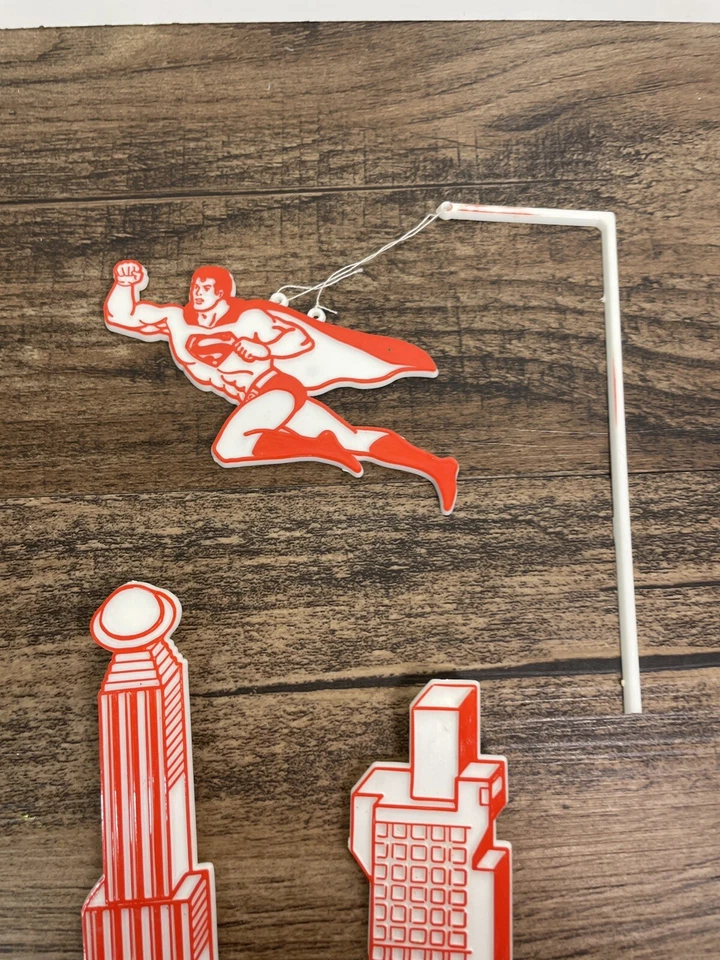 Винтажные медиаторы для торта Wilton Superman City Scenes летающие здания 1978 - Изображение 2 из 4