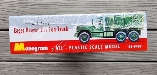 MONOGRAM 1/35 WW II U.S. ARMY EAGER BEAVER 2-1/2 TON TRUCK MODEL KIT 85-6457 F/S - Bild 5 von 10