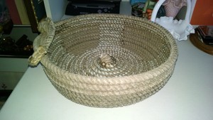 VINTAGE-NATIVE-AMERICAN-LASSO-ROPE-BASKET-INITIAL-ON-BASKET-BURNT-ESTATE