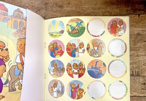 The Berenstain Bears and the Easter Story | Excellent Condition 2012 - Picture 9 of 10