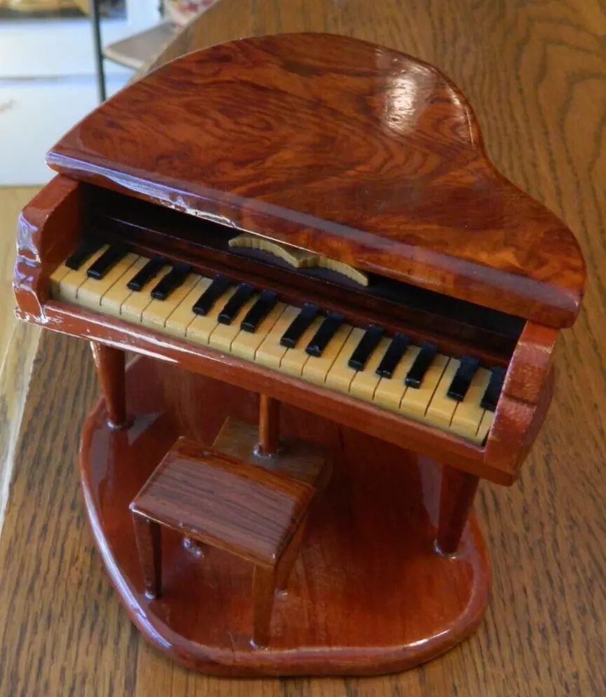 Decorative Small Beautiful Wood Grand Piano