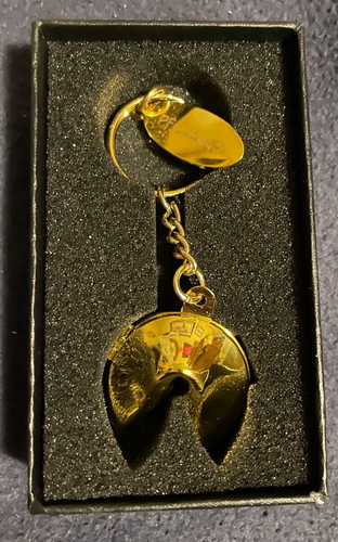 P.F. Portachiavi Chang's Gold Fortune Cookie - Nuovo con scatola - Foto 6 di 6