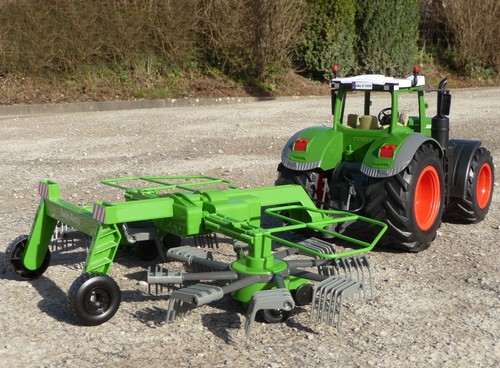 RC Traktor FENDT 1050 mit SCHWADER-ANHÄNGER in 1:16 "2,4 GHz TOP QUALITÄT" 412-1 - Bild 2 von 12