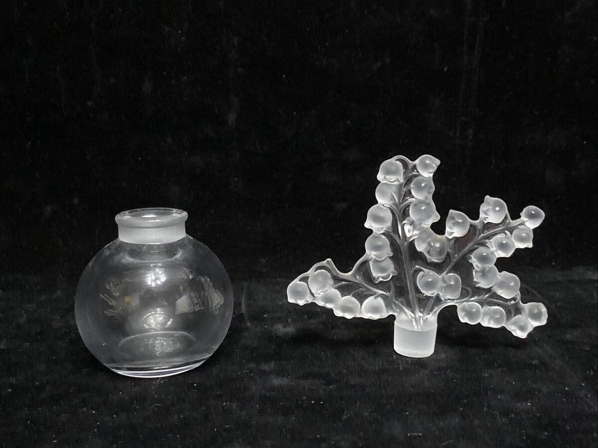 Superb LALIQUE Crystal Clairefontaine Lily of the Valley Superb LALIQUE Crystal Clairefontaine Lily of the Valley