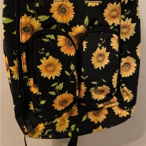 NEU mit Etikett No Boundaries Floral Sunflower Print Canvas Sling Bag Rucksack - Bild 8 von 11