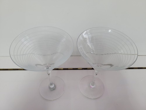 2 CLEAR MIKASA CHEERS MARTINI GLASSES WHITE STRIPES 7.25 INCH 8 OZS - Picture 5 of 7