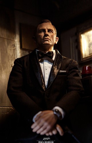 Eleven X Kai Studio 1/6 Agent Man James Bond Daniel Craig Suit Action Figure - Picture 11 of 11