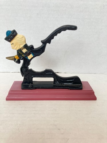 Vintage Cast Iron Table Top Nut Cracker Multi Color 7.375" Soldier Hand Painted - Picture 5 of 6