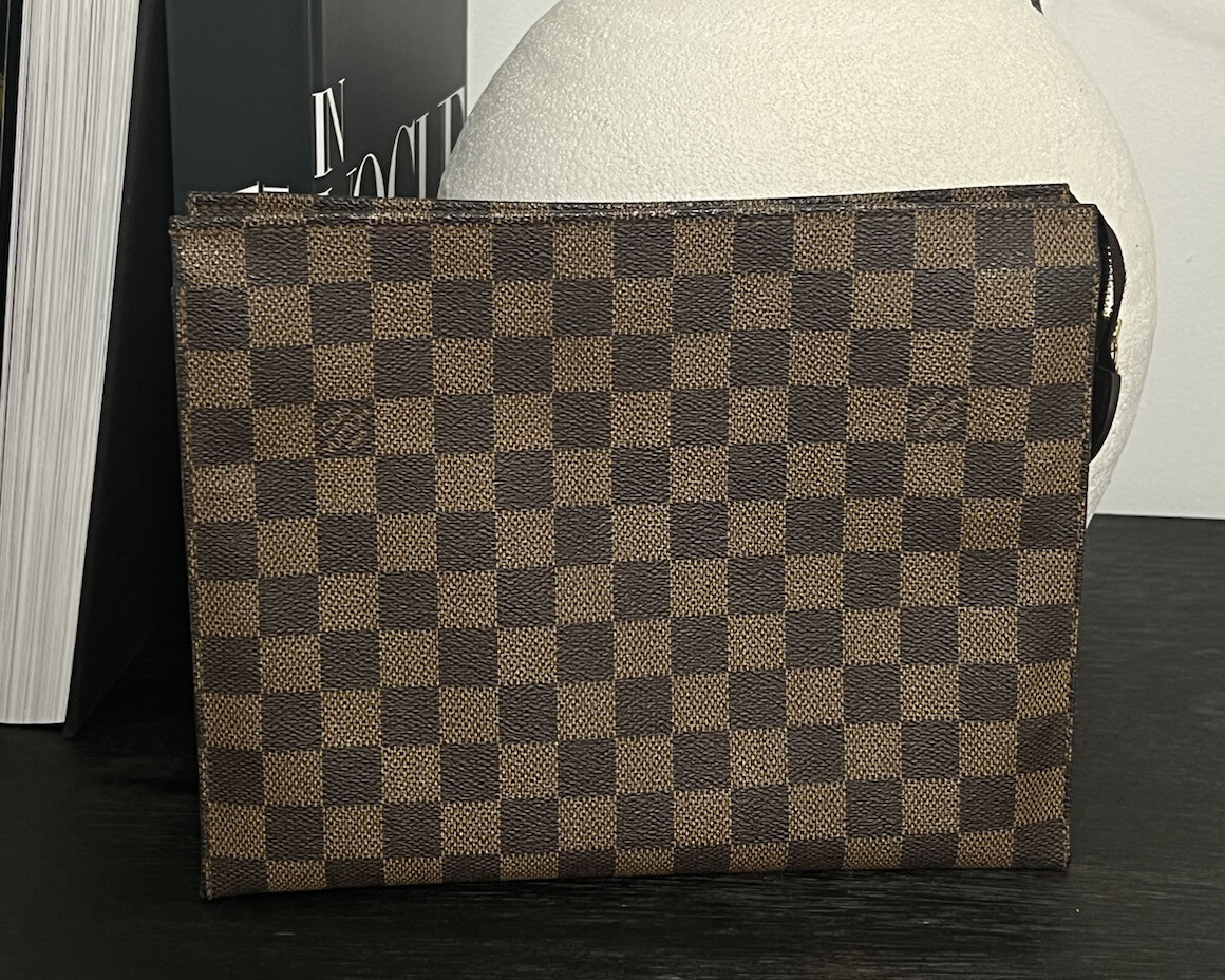 lv damier ebene pouch