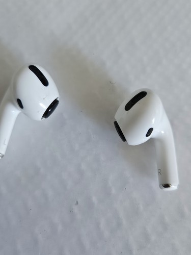 Apple Airpod Pros - 1st Generation Pods A2084. Full Set. Comes with New Ear tips - Picture 5 of 20
