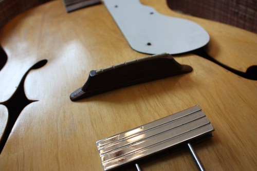 Guitarra Harmony Valencia vintage años 30 archtop natural agujero f y estuche repuesto reparación - Imagen 4 de 24