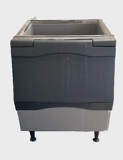 Ice container, Scotsman ice storage bin.-  Contenedor de Hielo Comercial