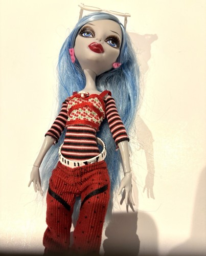 Monster High Doll Ghoulia Yelps First Wave Mattel 2008 - Picture 8 of 13