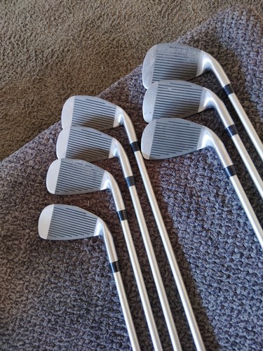 Women's Wilson Pro Staff WD Oversize Iron Set 4-PW Graphite Left Handed - Picture 3 of 6