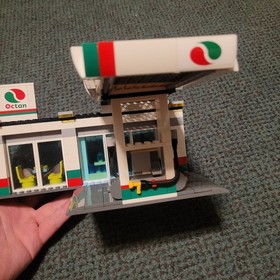 Lego City Service Station 60132 incomplete Read