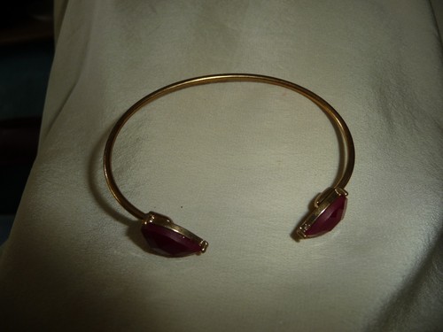 DELIQUET GOLD TONE WRAP AROUND W RED STONES AT END BRACELET #9/6 - Picture 7 of 7