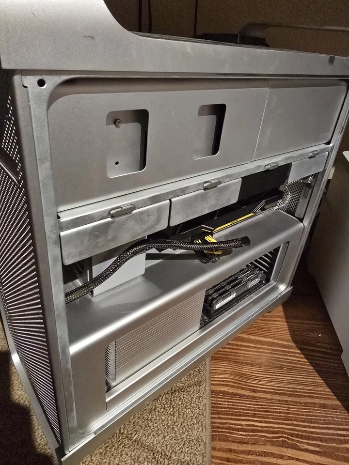 Mac Pro 5,1 with Catalina Mac OS 1TB hard drive 48GB Ram Rx 5700 xt & 12 cores - Image 3 of 3