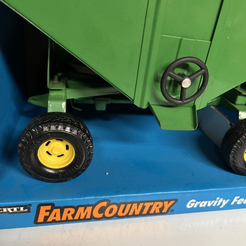Ertl Farm Country Gravity Feed Wagon 5061 New In Box 1/16 Scale NOS Vtg - Picture 12 of 15