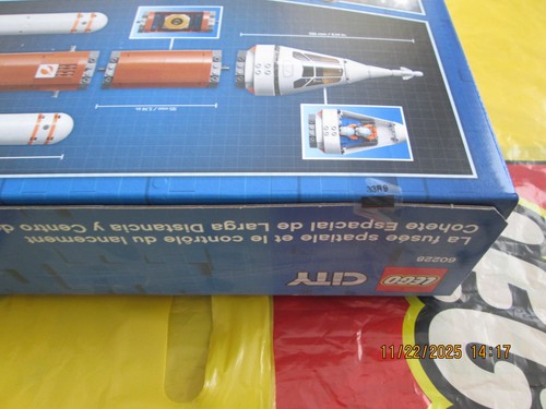 LEGO CITY: Deep Space Rocket and Launch Control (60228) - NEW & SEALED - Picture 8 of 8
