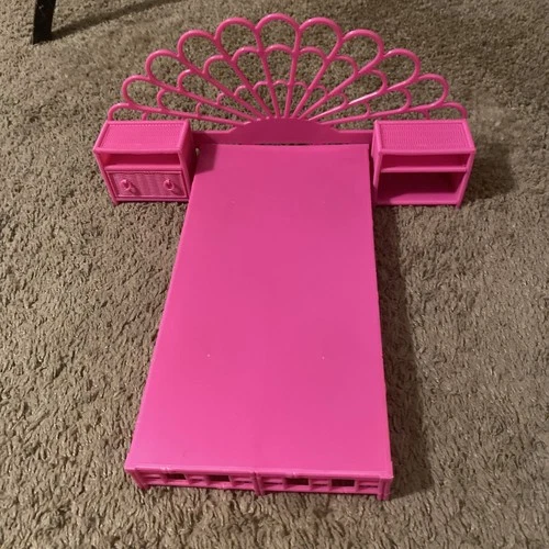 Vintage Barbie Beverly Hills Bedroom Set Bed And 2 Side Tables One Draw Missing