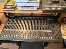 Samson L3200 4BUS Mixing Console