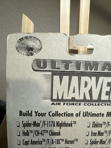 2002 Ultimate Marvel Air Force Collection Series 1 The Thing - B-17G Flying Fort - Picture 6 of 9