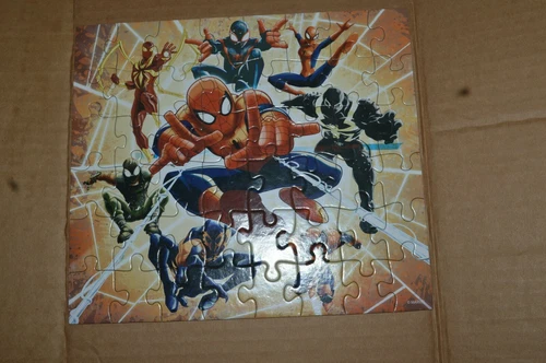 Marvel ULTIMATE SPIDER-MAN Puzzle 48 Pieces Cardinal Complete Excellent Conditio