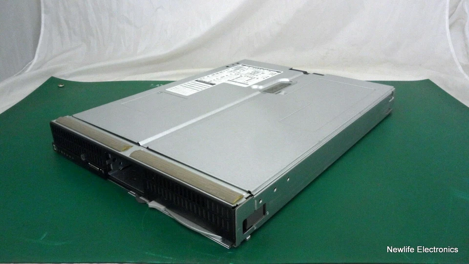 HP 438818-B21 ProLiant BL685c Server Blade (4 x 2.4GHz CPU/48GB RAM/No Drives) - Image 2 of 4