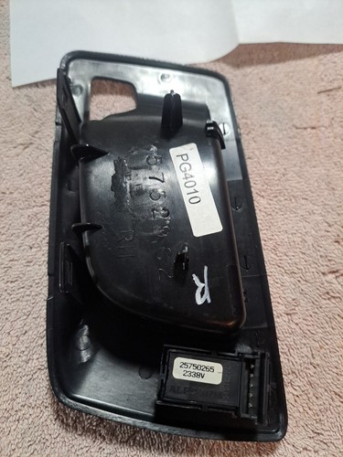 2003 CADILLAC CTS FRONT RIGHT SIDE DOOR HANDLE BEZEL 25752962 OEM LOCK Switch - Picture 5 of 5