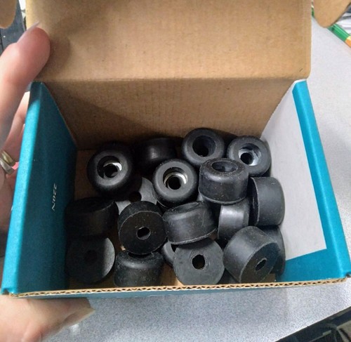 Spaenaur Black Rubber Bumper Recess 1"ODx17/32" Recess Dia. x9/32" Bore Dia. - Picture 2 of 5