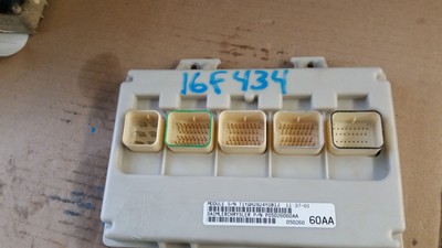 2005 Dodge Chrysler Caravan Town /& Country Body Control Module P04692158AA BCM