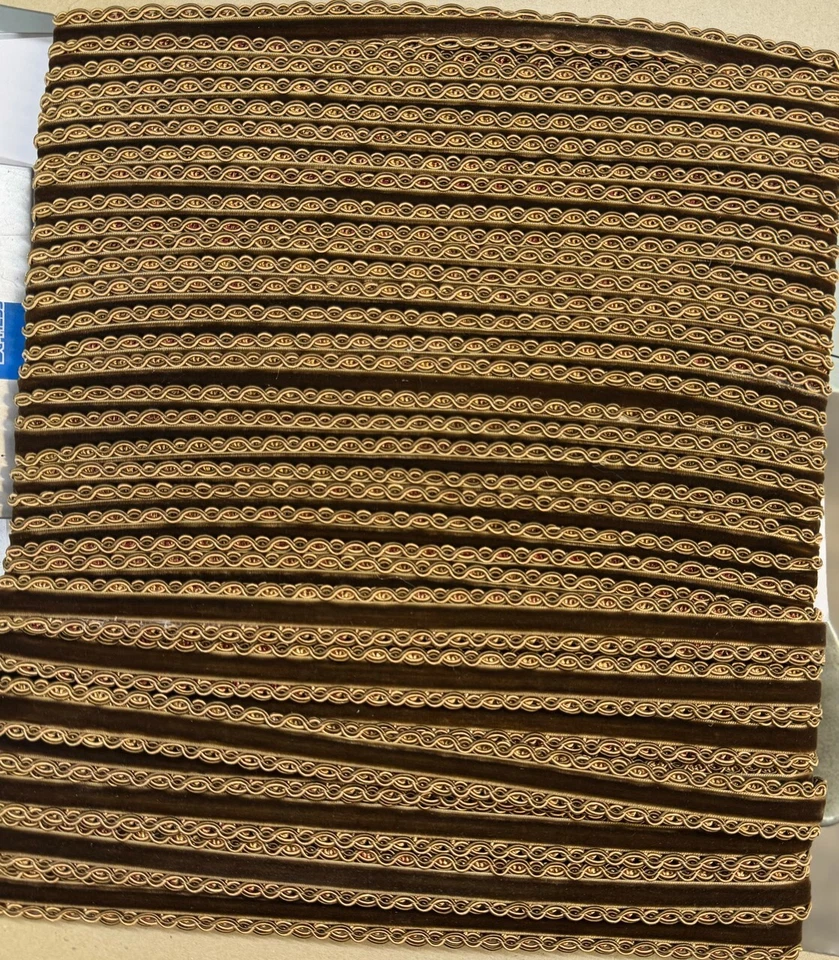 每码装饰装饰-金色和深棕色-胶带天鹅绒边 - 1/2 英寸 — 第 2/2 张图片