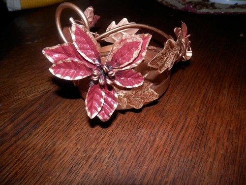 Poinsettia Metal Large Candle Holder, 5 x 4.5 in. Pre Owned, Good condtion - Picture 1 of 3